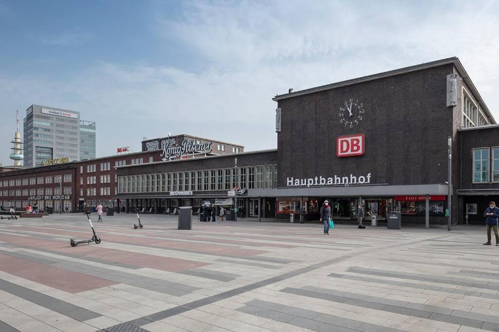 - Cozy Apartment In The Heart Of Duisburg With New York Design & Betten & Sofa - 5 Mins Central Station Hbf - Big Tv & Wifi -- Exterior foto
